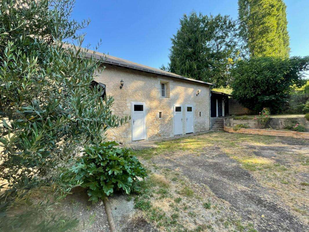 Maison de caractère 20 minutes ouest du MANS - photo 3