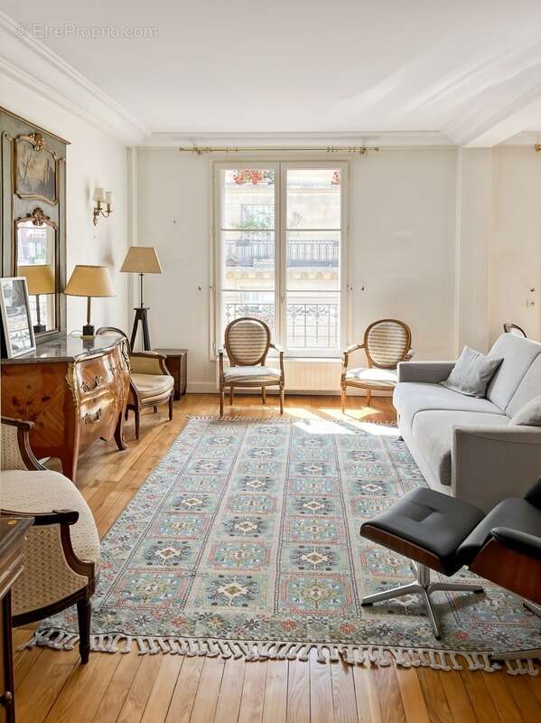 Appartement à PARIS-15E