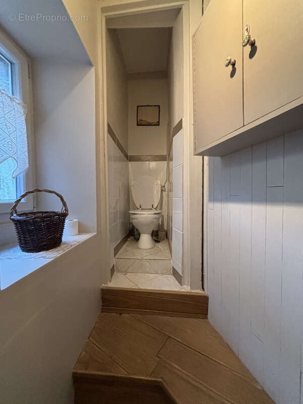 AIGNAY LE DUC  Maison du XVIè s de 125 m2 avec une terrasse et un terrain non attenant de 240m2 - photo 12