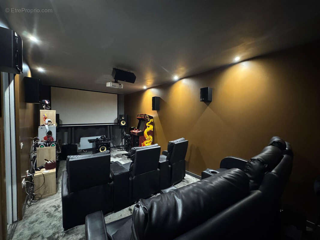 Maison à COUTEVROULT