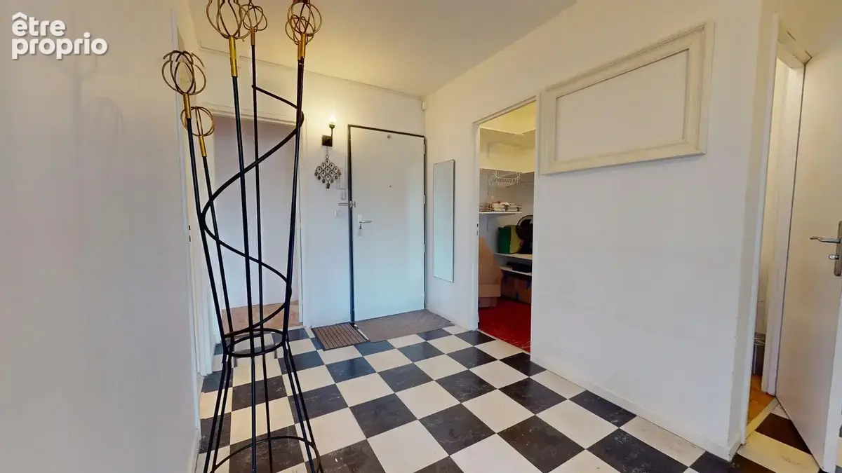 A 700 m du RER SEVRAN-LIVRY et futur Métro, Appartement F5 - photo 8
