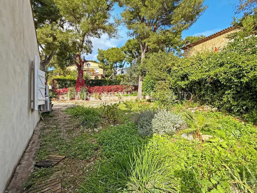 Maison à LA CADIERE-D&#039;AZUR