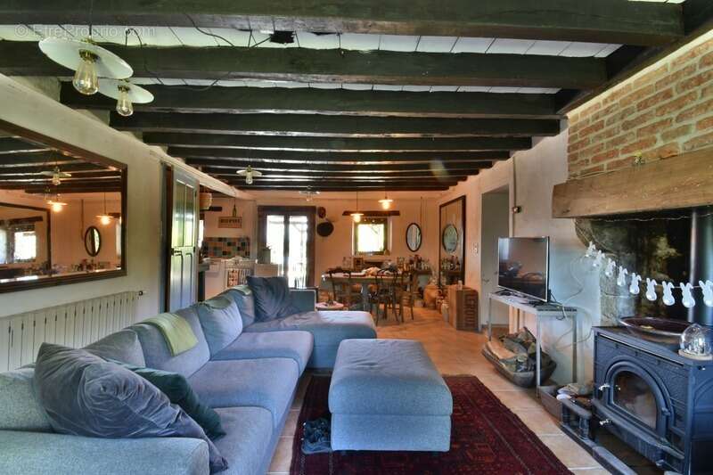 Maison à SAINT-LEGER-MAGNAZEIX