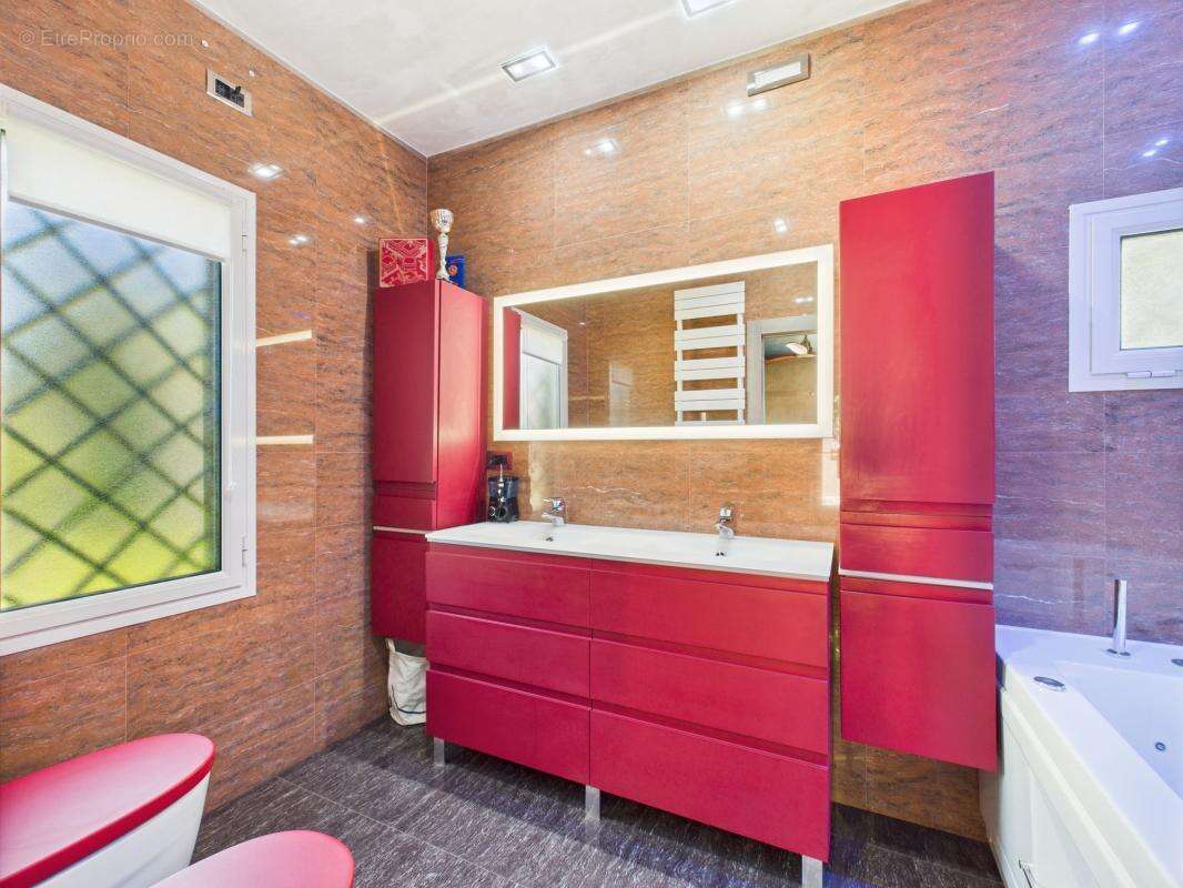 Maison à MANDELIEU-LA-NAPOULE