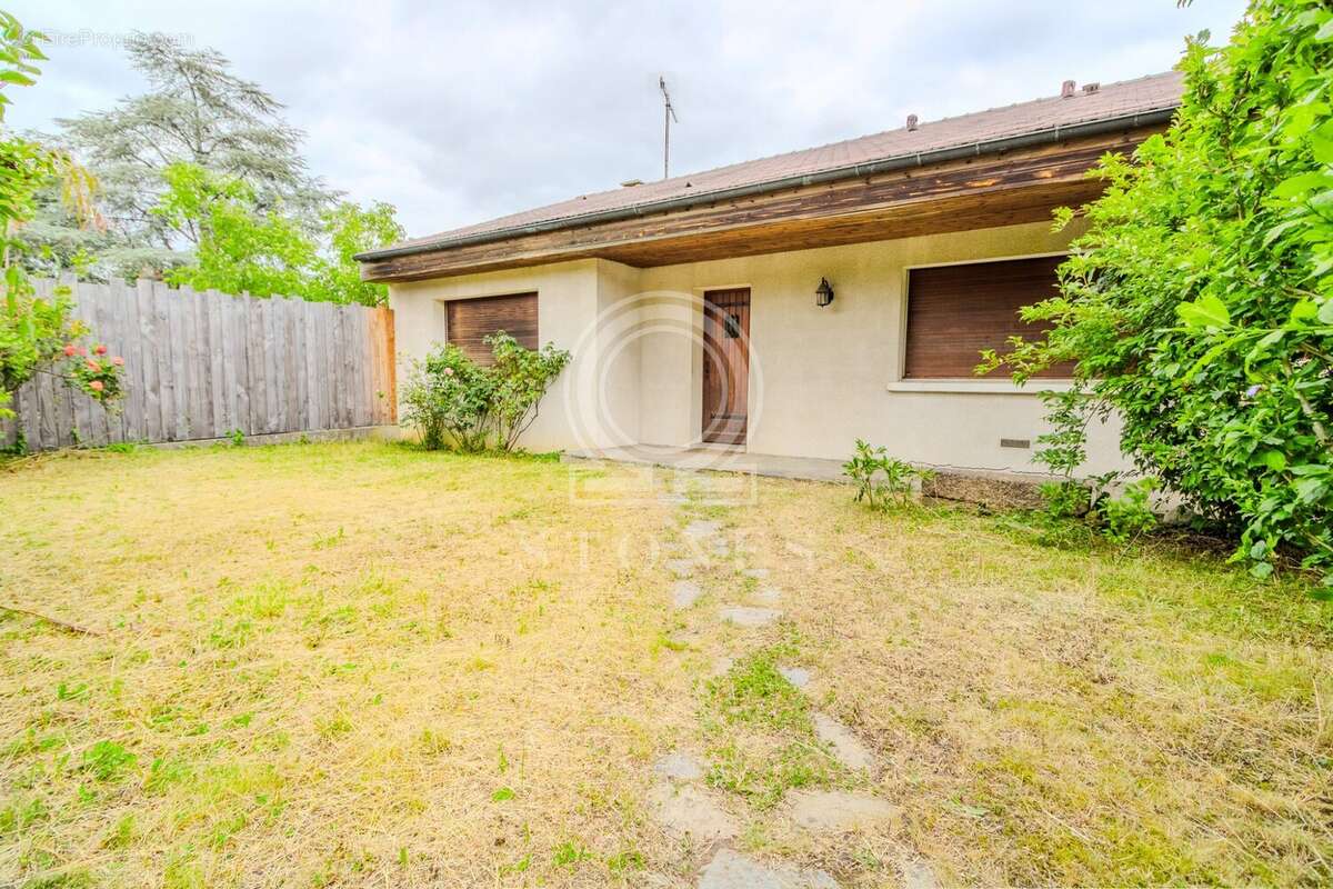Maison à LA CELLE-SAINT-CLOUD