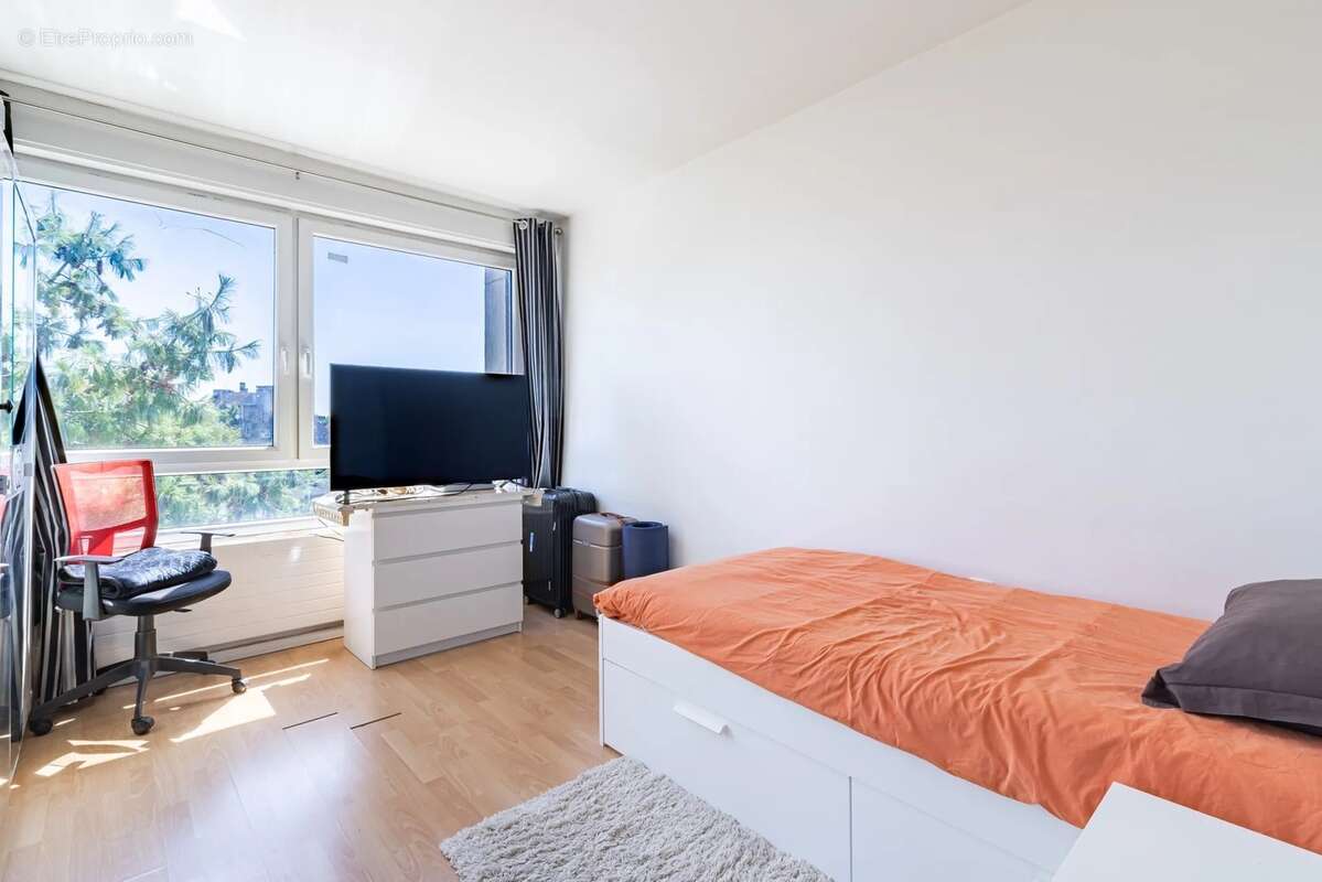 Appartement à vendre 5 pièces AUBERVILLIERS (93) - photo 10