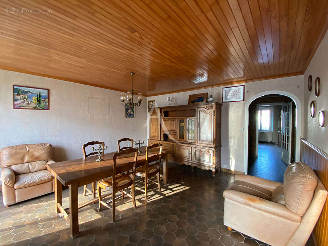 Maison à SAINT-ETIENNE-DE-MER-MORTE