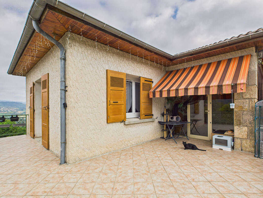 Maison à LE CRESTET