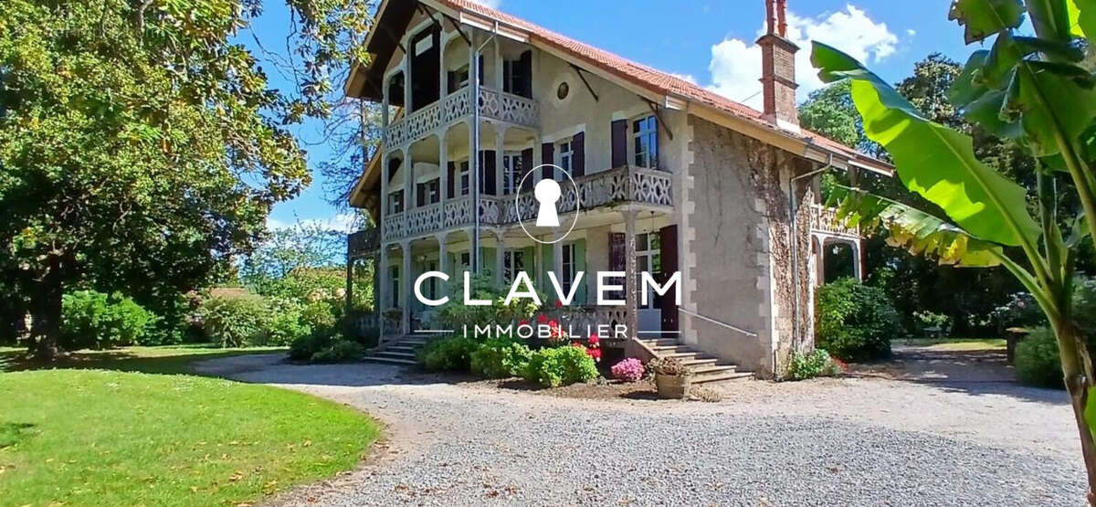 Maison à PINEUILH