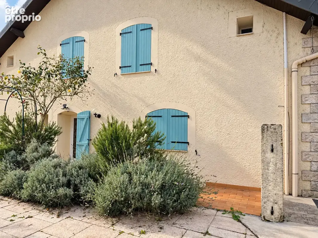 Maison mitoyenne en pierre rénovée avec 3 chambres et Garage - photo 18