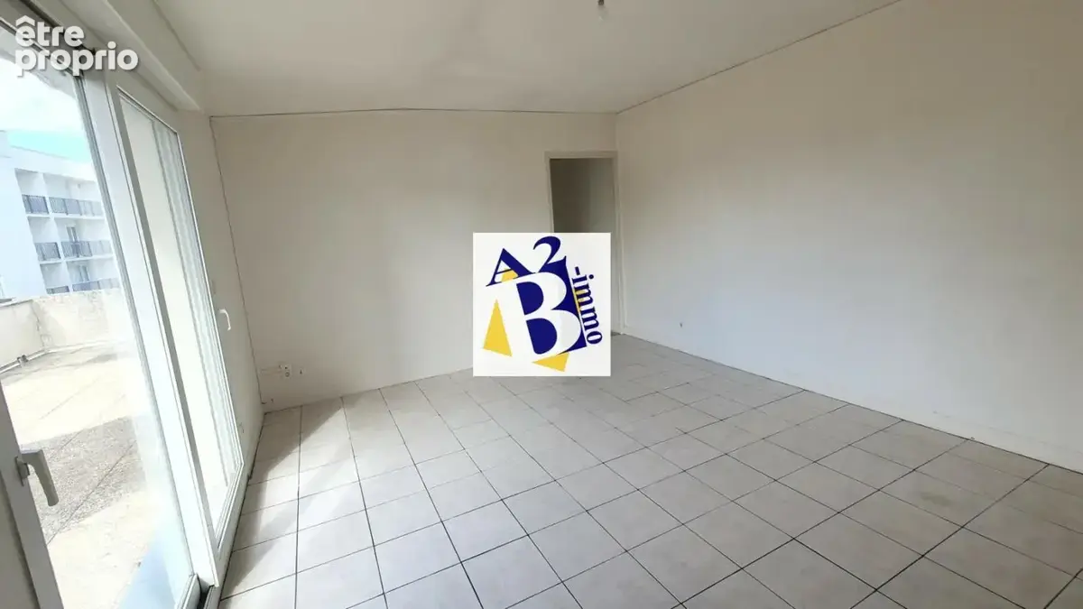 ANGOULEME, Quartier VICTOR HUGO, Appt T2BIS 61M², Grande terrasse - photo 7