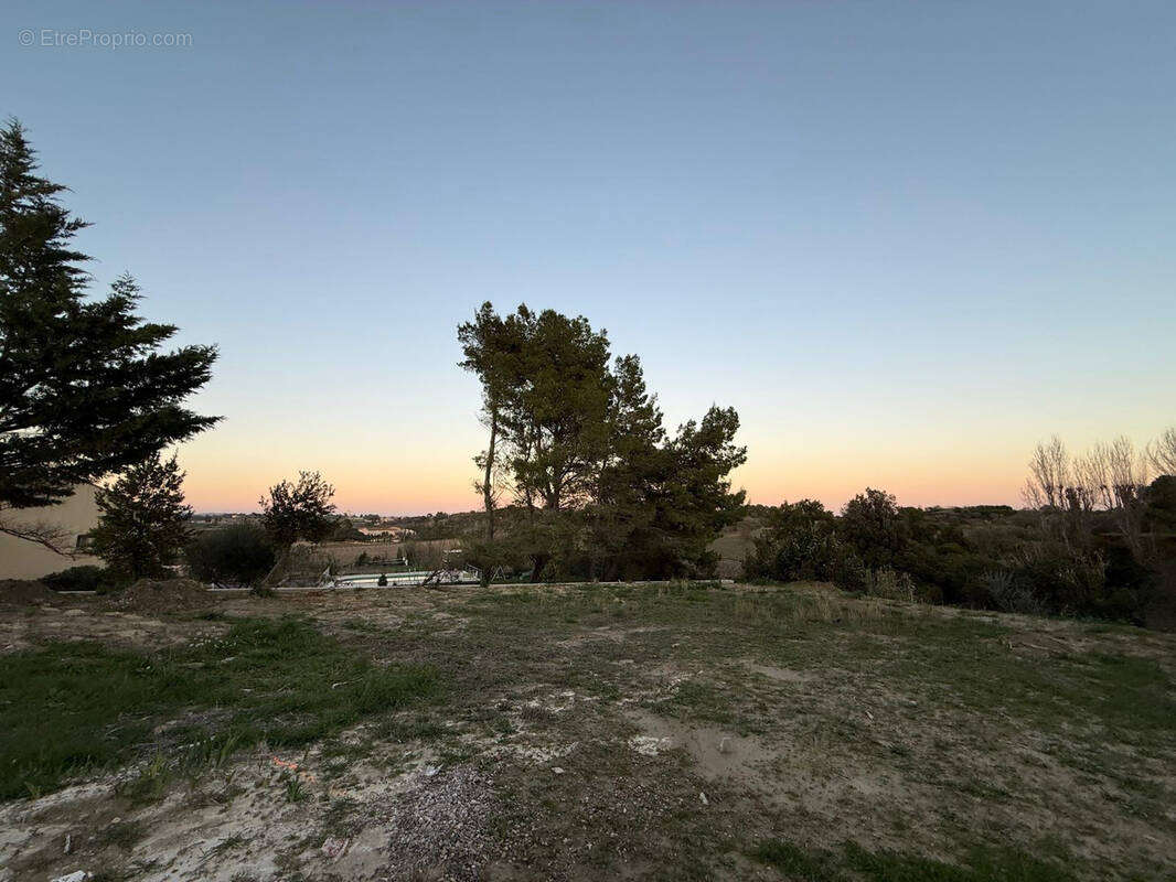 Terrain à PAILHES