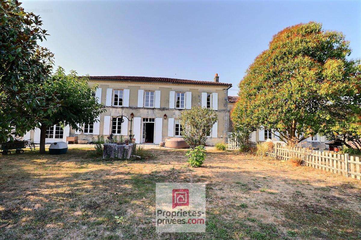 Maison à BERNAY-SAINT-MARTIN