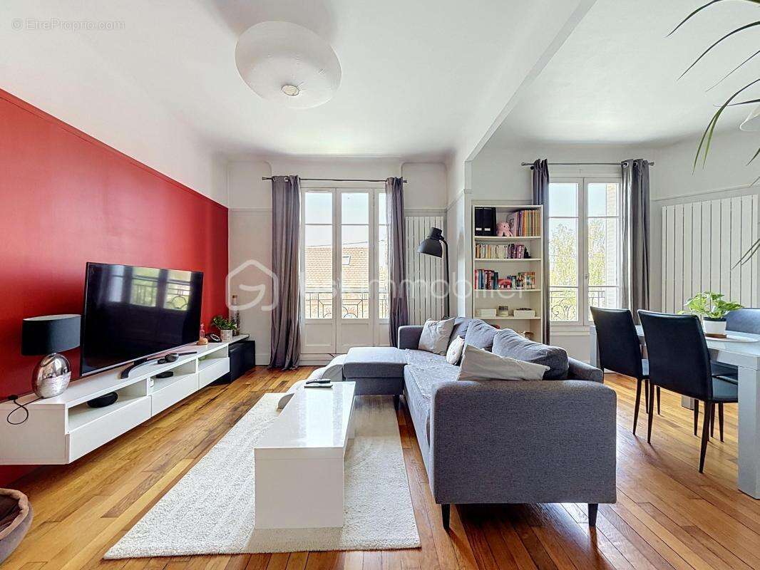 Appartement à LE MESNIL-LE-ROI
