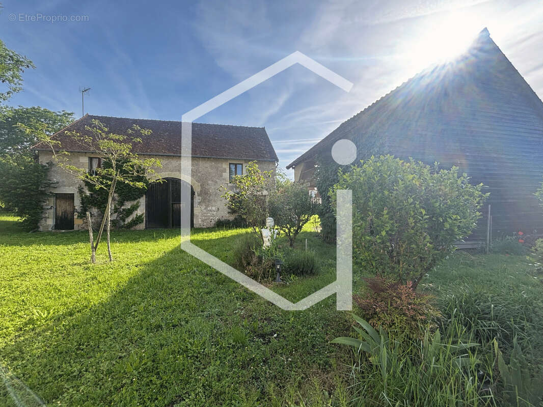 Maison à SURY-PRES-LERE