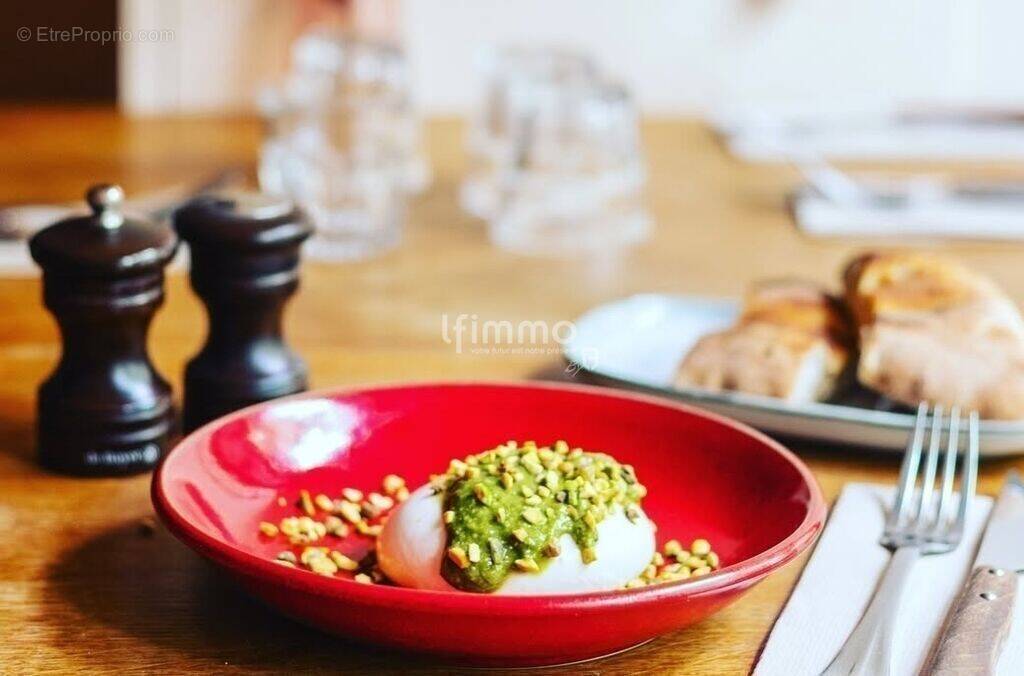 Commerce à PARIS-11E