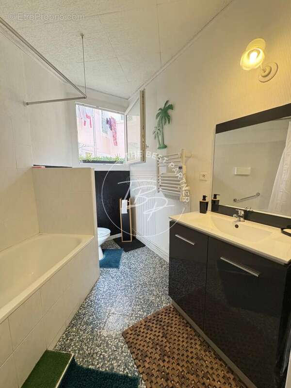 Appartement à LAMALOU-LES-BAINS