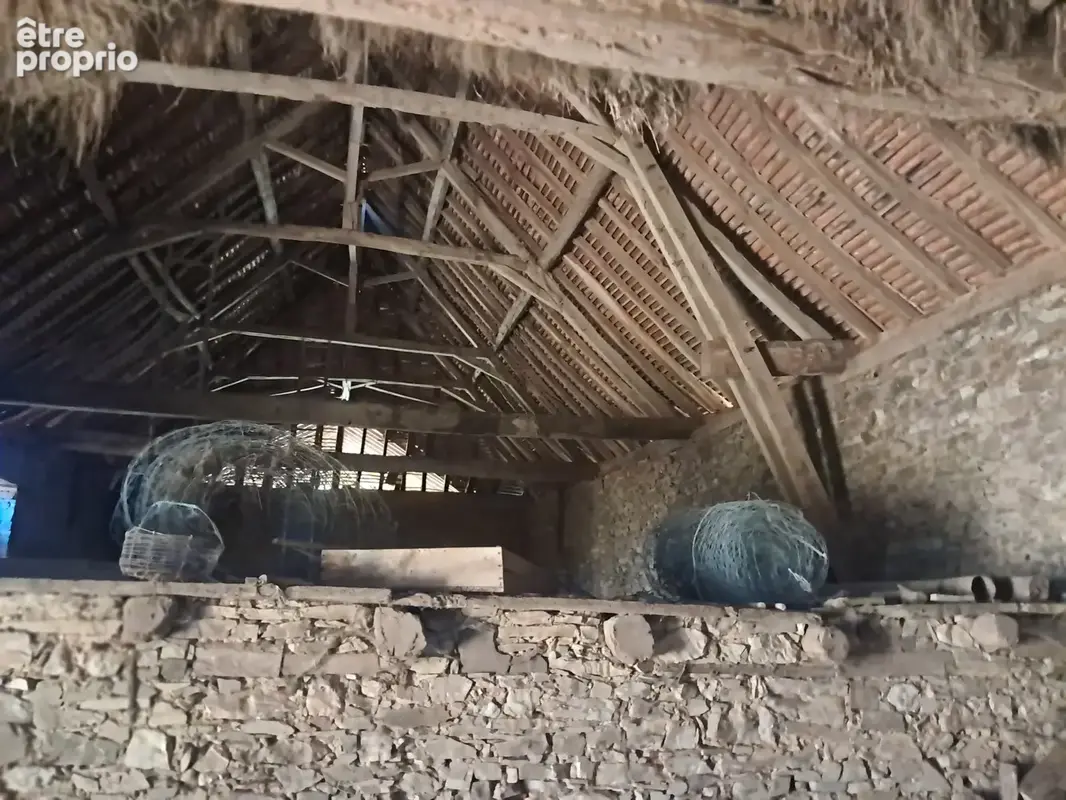 Bel ensemble immobilier avec 1,45 ha à saint-cyr-les-champagnes - photo 12