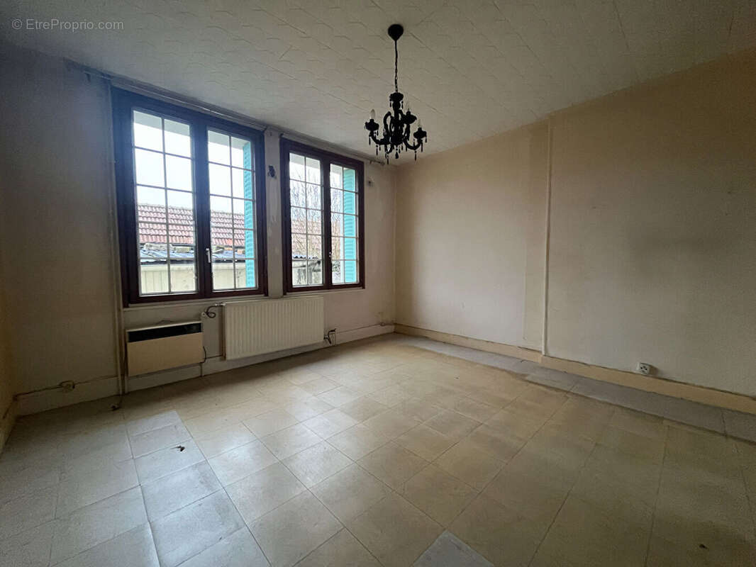 CUSTINES - Maison 4 pièces - 86 m2 - photo 5