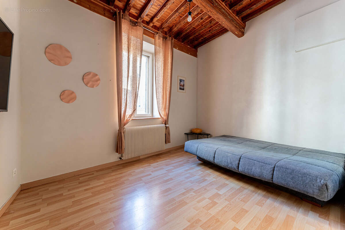 Maison à NEUVILLE-SUR-SAONE