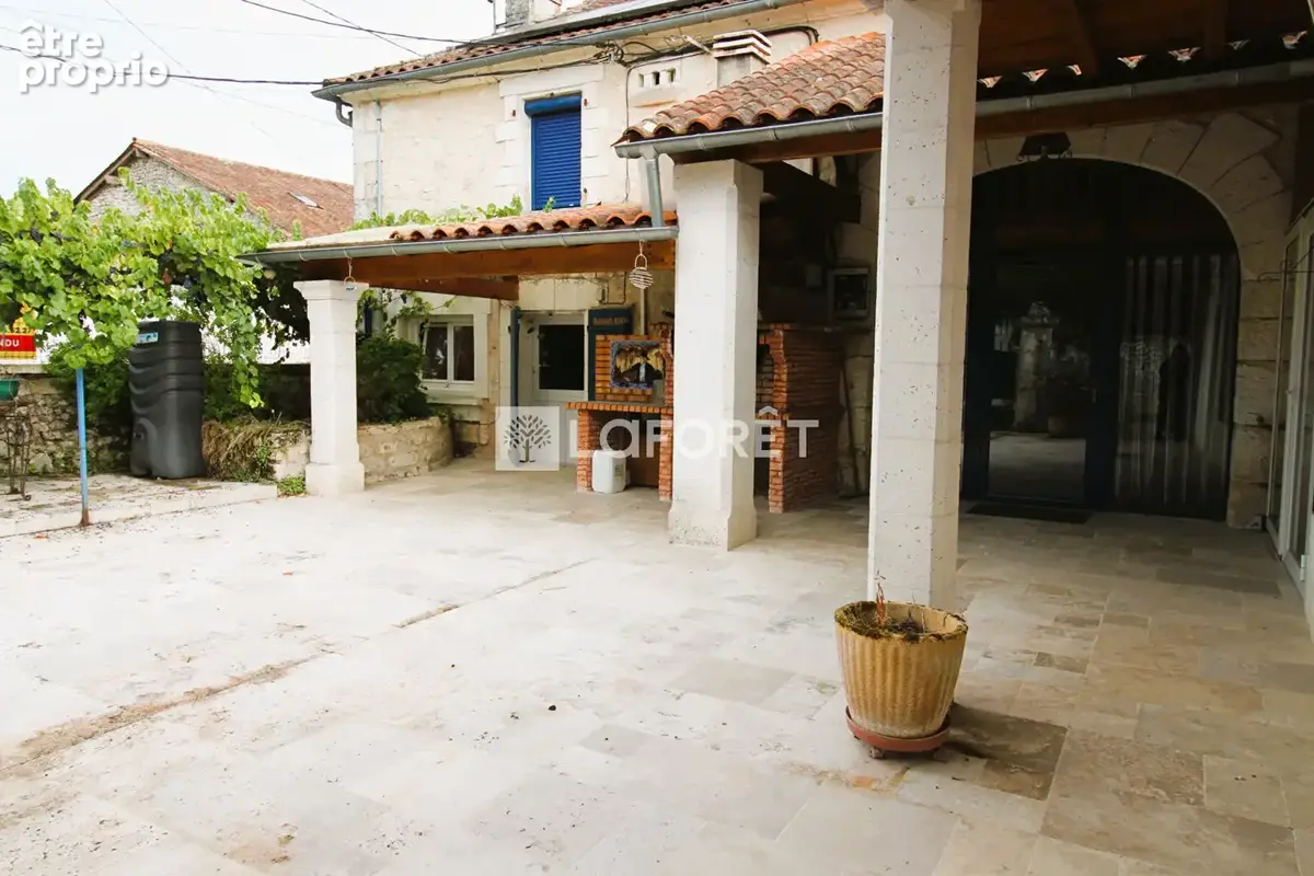 Maison Mareuil En Périgord 8 pièces 276 m2 - Piscine couverte - dépendances - photo 2