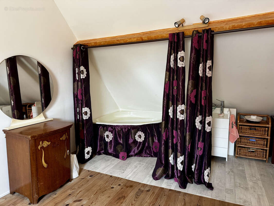 Maison à FAVERELLES