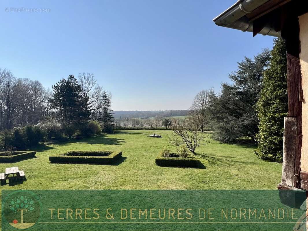 Maison à BOURG-ACHARD