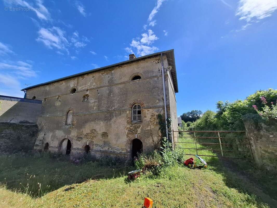 Maison à SAINT-PIERRE-SUR-ORTHE