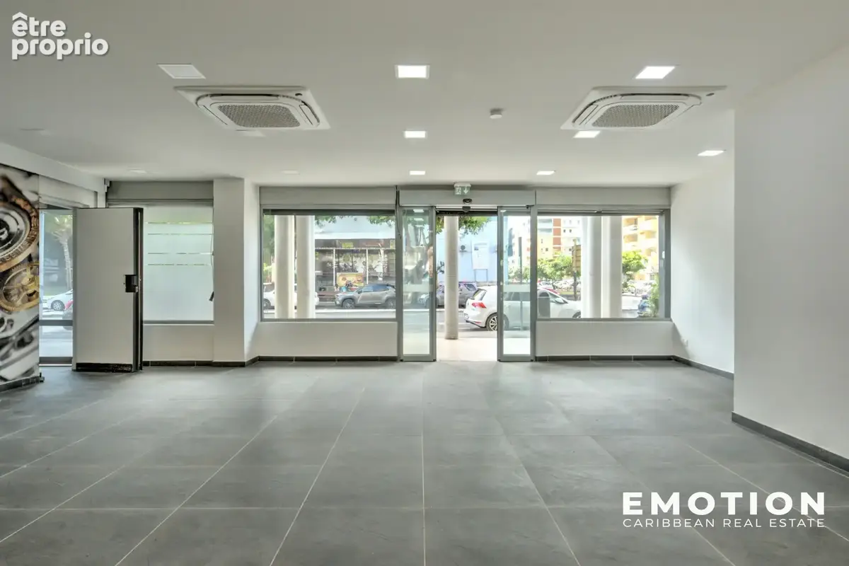 Local commercial 115 m2 - a vendre - photo 2