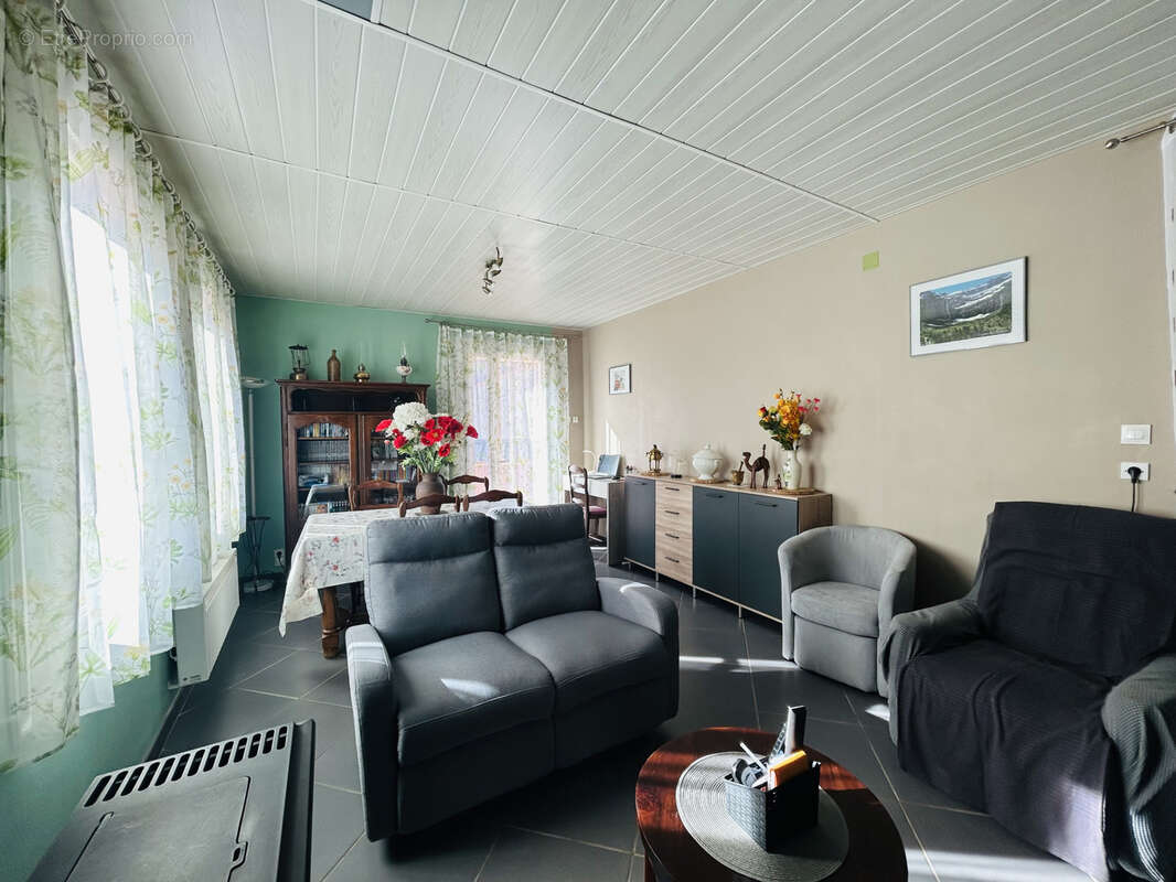 Maison à SAINT-LAURENT-DE-CERDANS