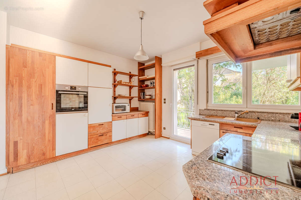 Spacieux appartement 5 pièces avec terrasse et grand jardin privatif - photo 7