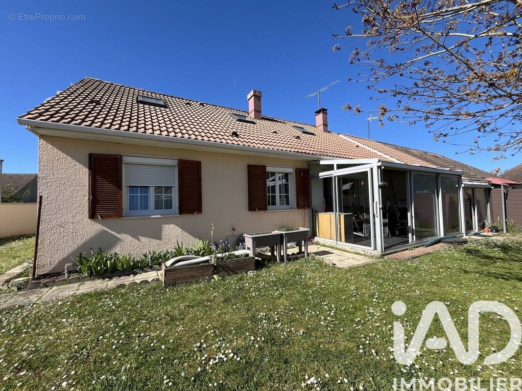 Photo 1 - Maison à CHATENAY-SUR-SEINE