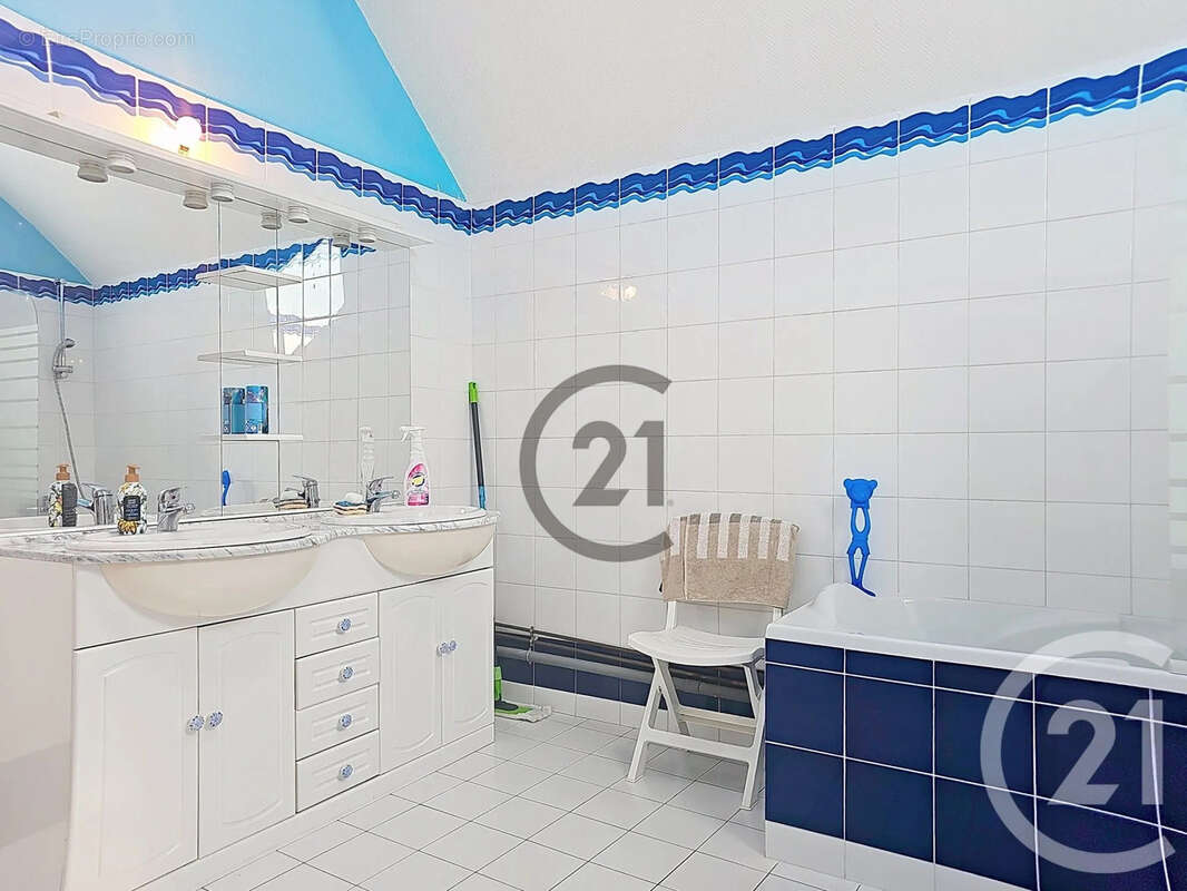 Maison 250 m² à Vulaines  - photo 12