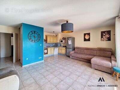 Appartement à SAINT-CYR-SUR-MER