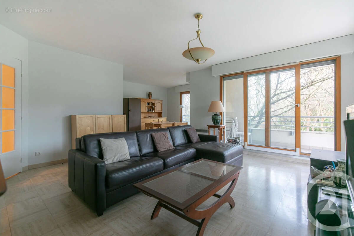 Appartement à SAINT-MAUR-DES-FOSSES