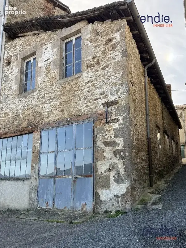Parking à vendre à Rochechouart (87600) - photo 2