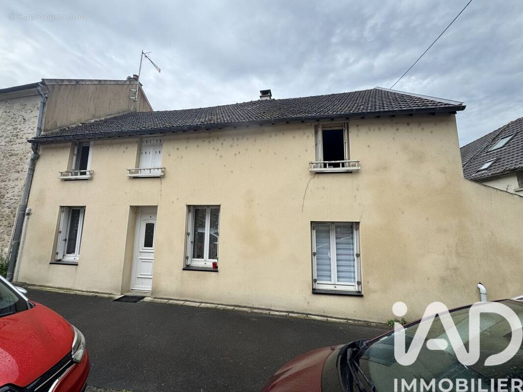 Photo 1 - Maison à VER-SUR-LAUNETTE