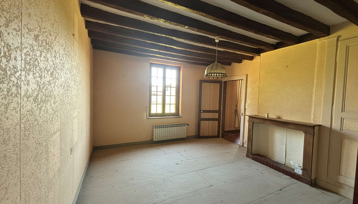 Maison à DAMVILLE