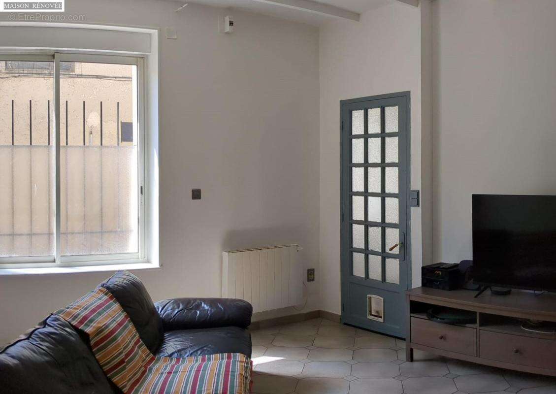 Ensemble immobilier/ 2 maisons,1 appartement en ville - photo 8