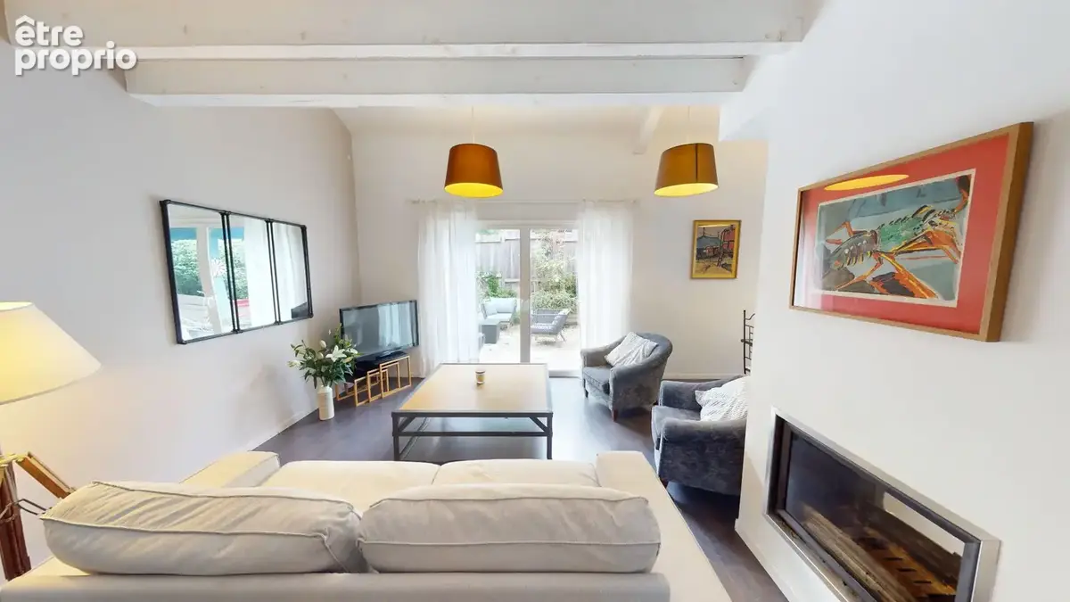 Maison T5 à la croisée de Bayonne et Anglet : l'alliance rare entre prestations modernes, écrin de verdure et vie citadine. Une  - photo 3