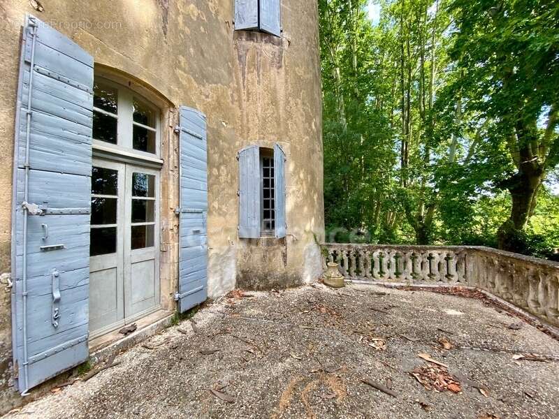 Dpt Gard (30), à vendre dans le Gard, propriété viticole en AOP Côtes du Rhône sur 25 hectares avec Château du XVème siècle - photo 4