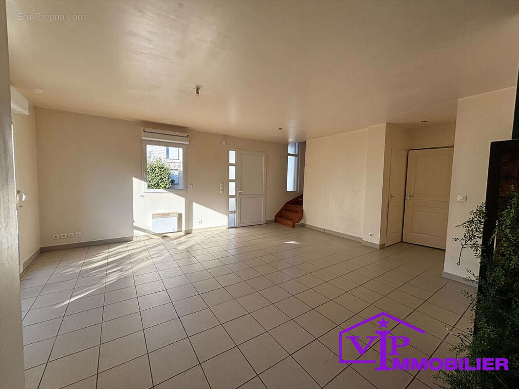 Maison Franqueville Saint Pierre 5 pièce(s) 96 m2 - photo 2