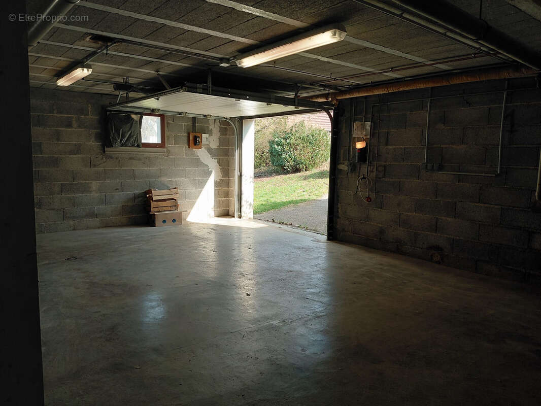 Maison familiale 5 chambres à Pierrefontaine-les-Varans sur une parcelle d'environ 10 ares - photo 15