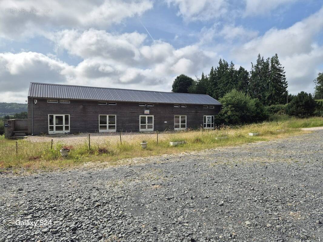 Commerce à PONT-L&#039;EVEQUE