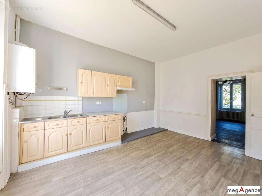 Appartement à FOUGERES