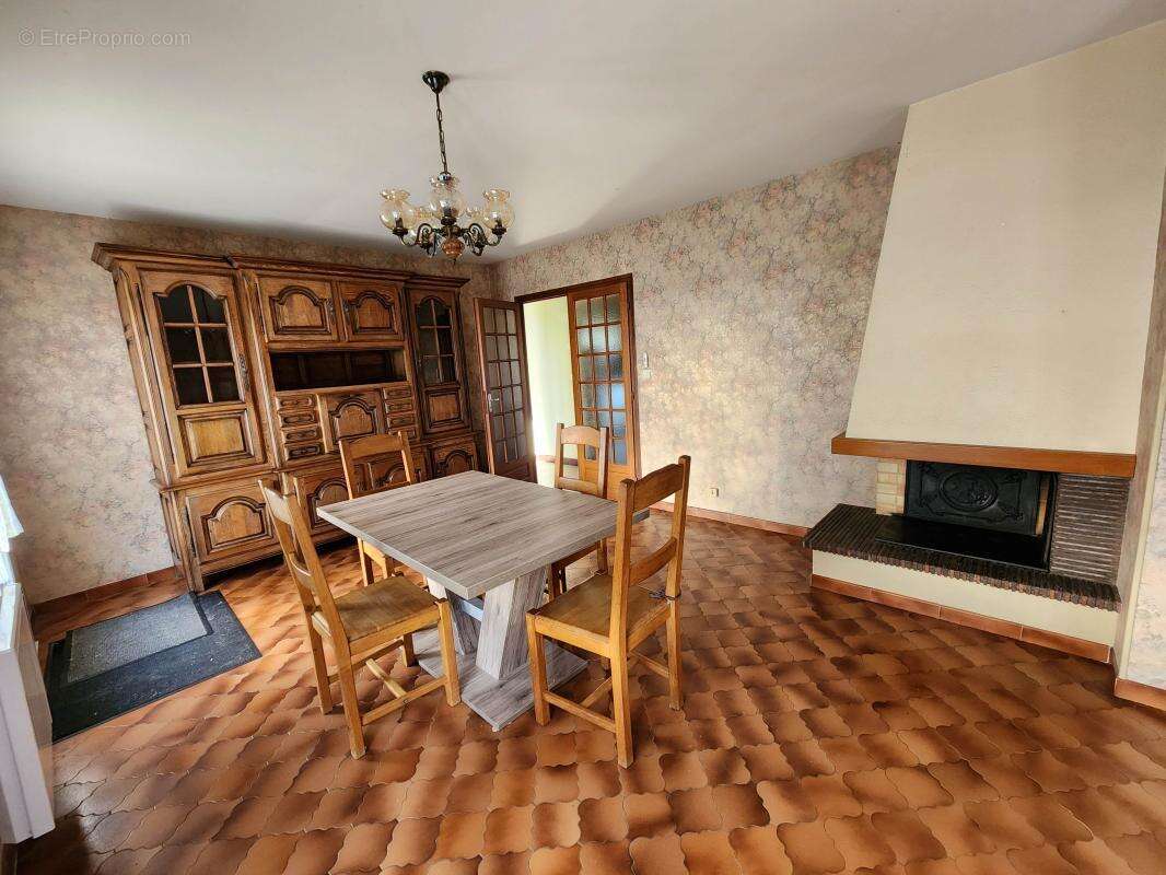 Maison à SARGE-SUR-BRAYE