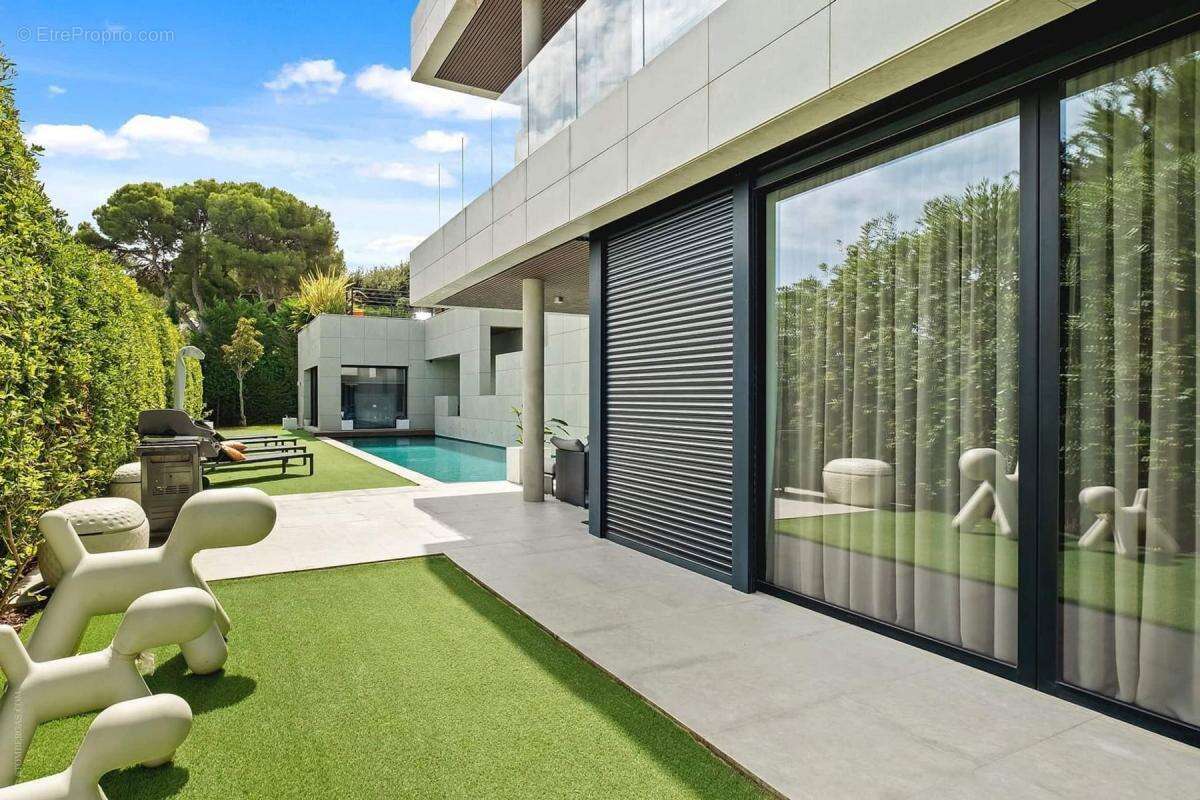 NICE Mont Boron - Villa moderne avec vue imprenable sur la mer - photo 13
