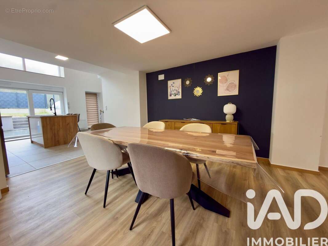 Maison 124 m² à Errouville  - photo 4