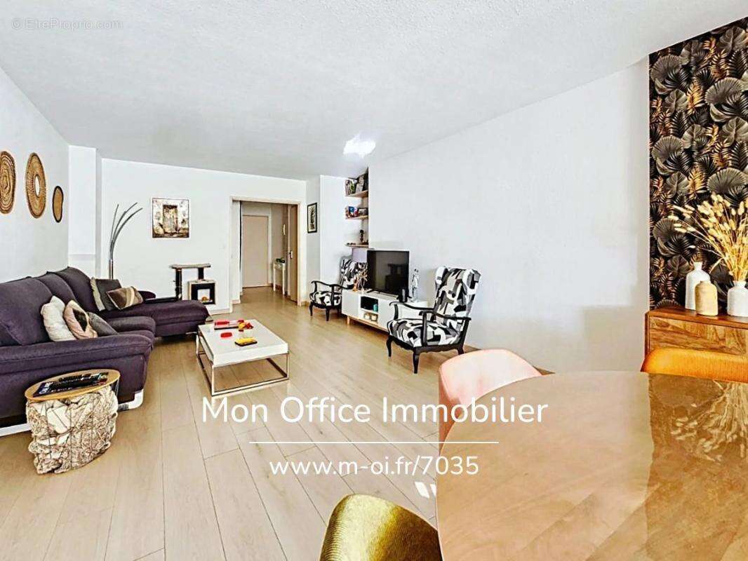 Référence : 7035-les. - appartement t4 rénové proche centre à cavalaire sur mer - photo 5