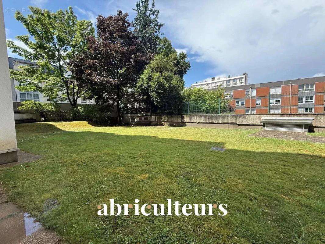 Appartement à ISSY-LES-MOULINEAUX